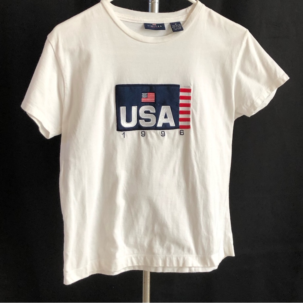 VINTAGE 90s Sz Medium White 100% Cotton USA Logo Flag Tee Embroidered America